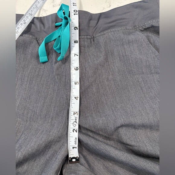 FIGS Zamora Jogger Scrub Pants Grey Size M - Picture 7 of 7